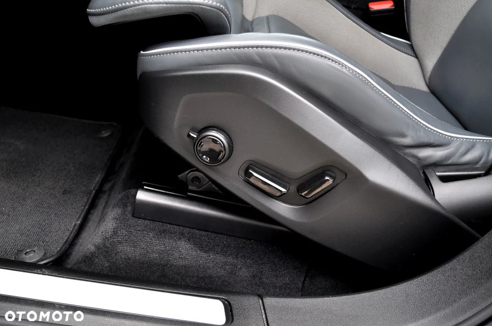 Volvo XC 60 T6 AWD Recharge Geartronic RDesign - 22