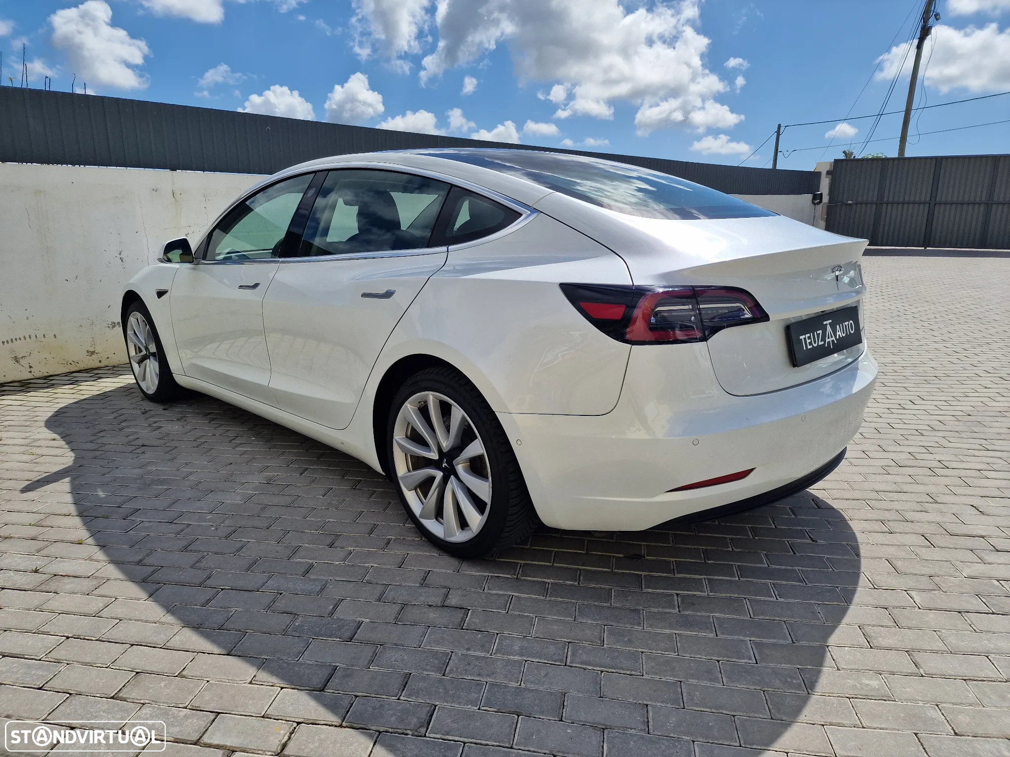 Tesla Model 3 - 5