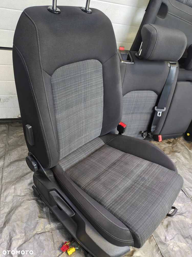VW Passat B8 LIFT  fotele kanapa masaż super stan Mały Przebieg - 4