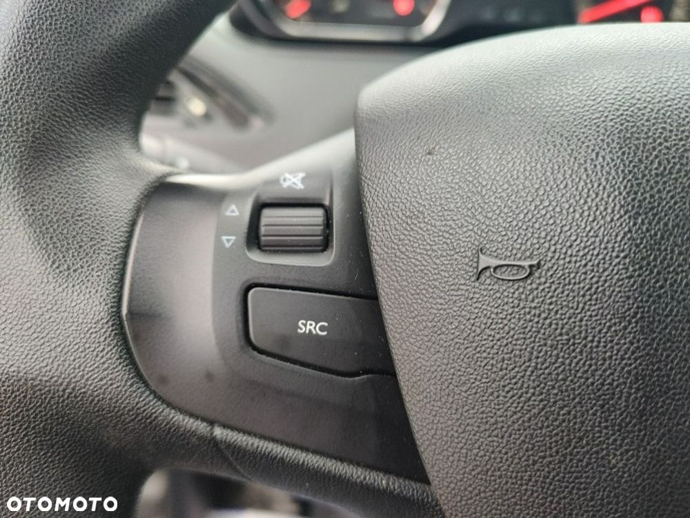 Peugeot 208 - 19