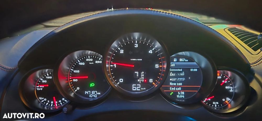 Porsche Cayenne 3.0 L - 1