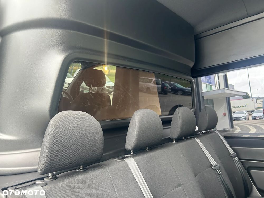 Mercedes-Benz Sprinter - 28
