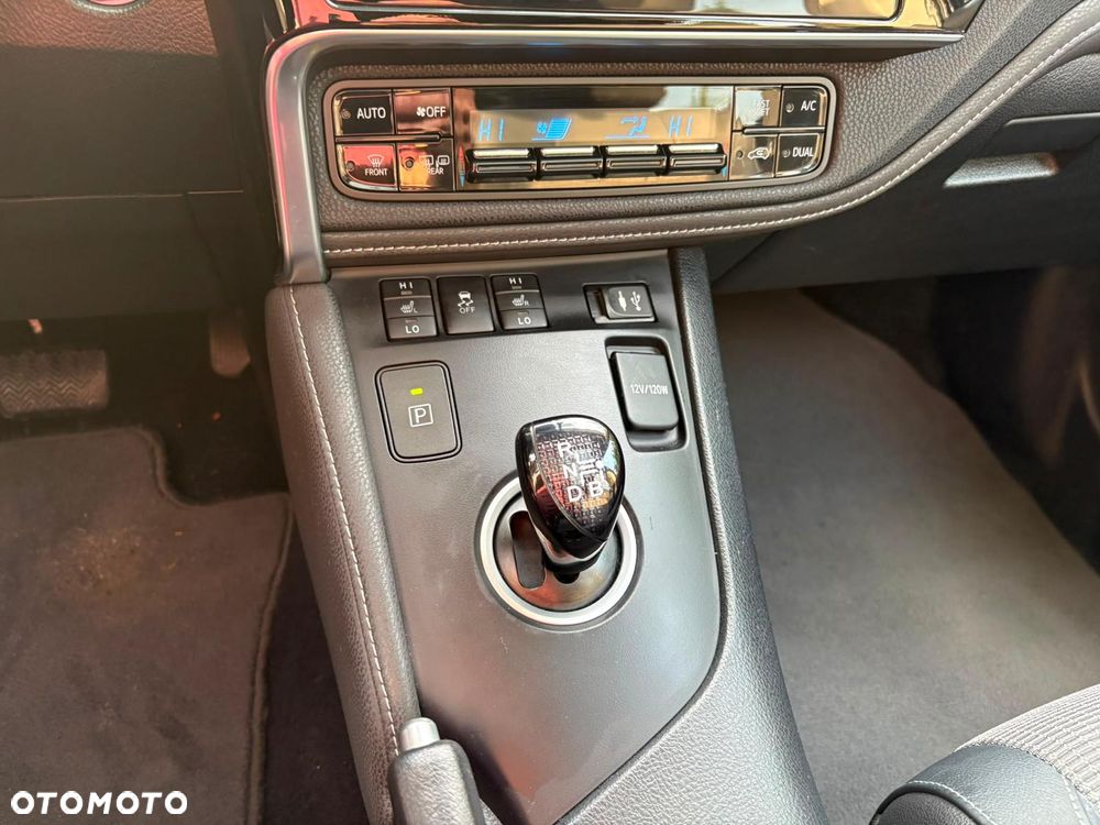 Toyota Auris 1.8 HSD Luna - 11