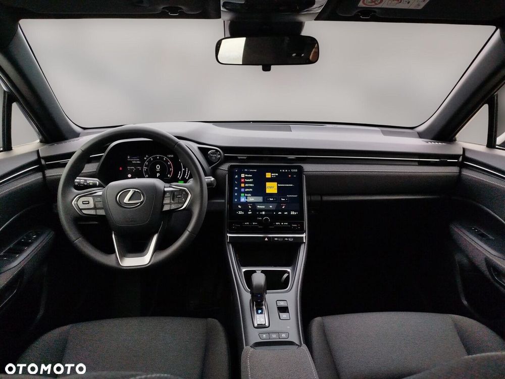 Lexus LBX - 13
