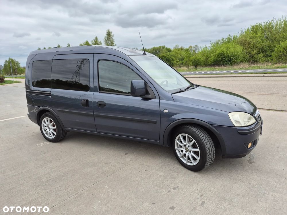 Opel Combo Tour - 2
