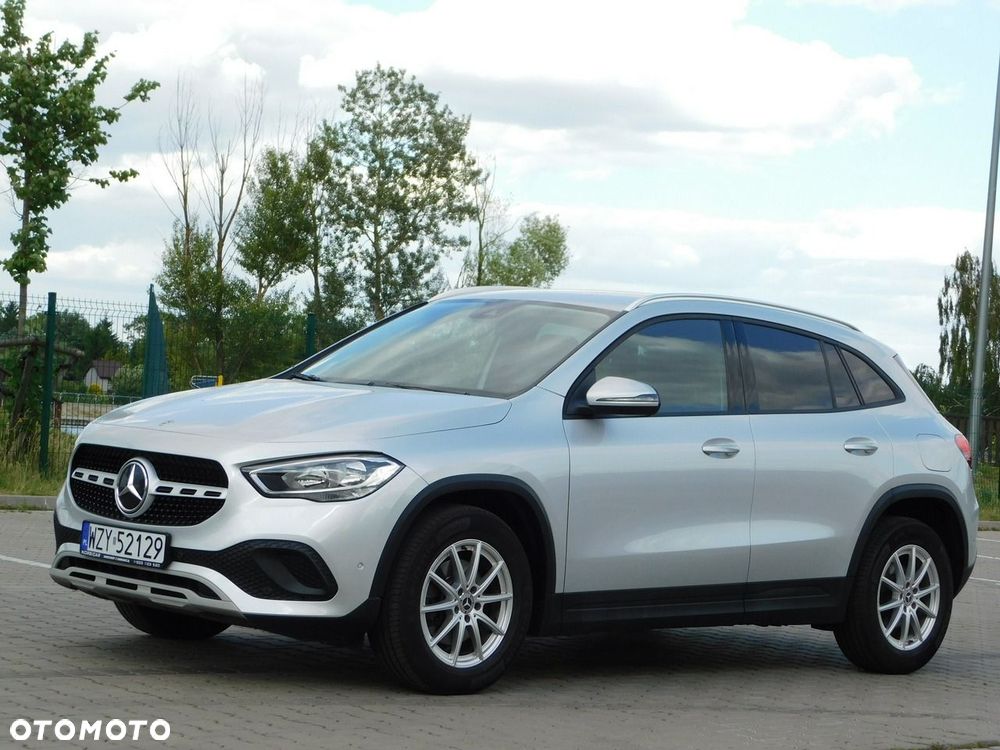 Mercedes-Benz GLA - 34