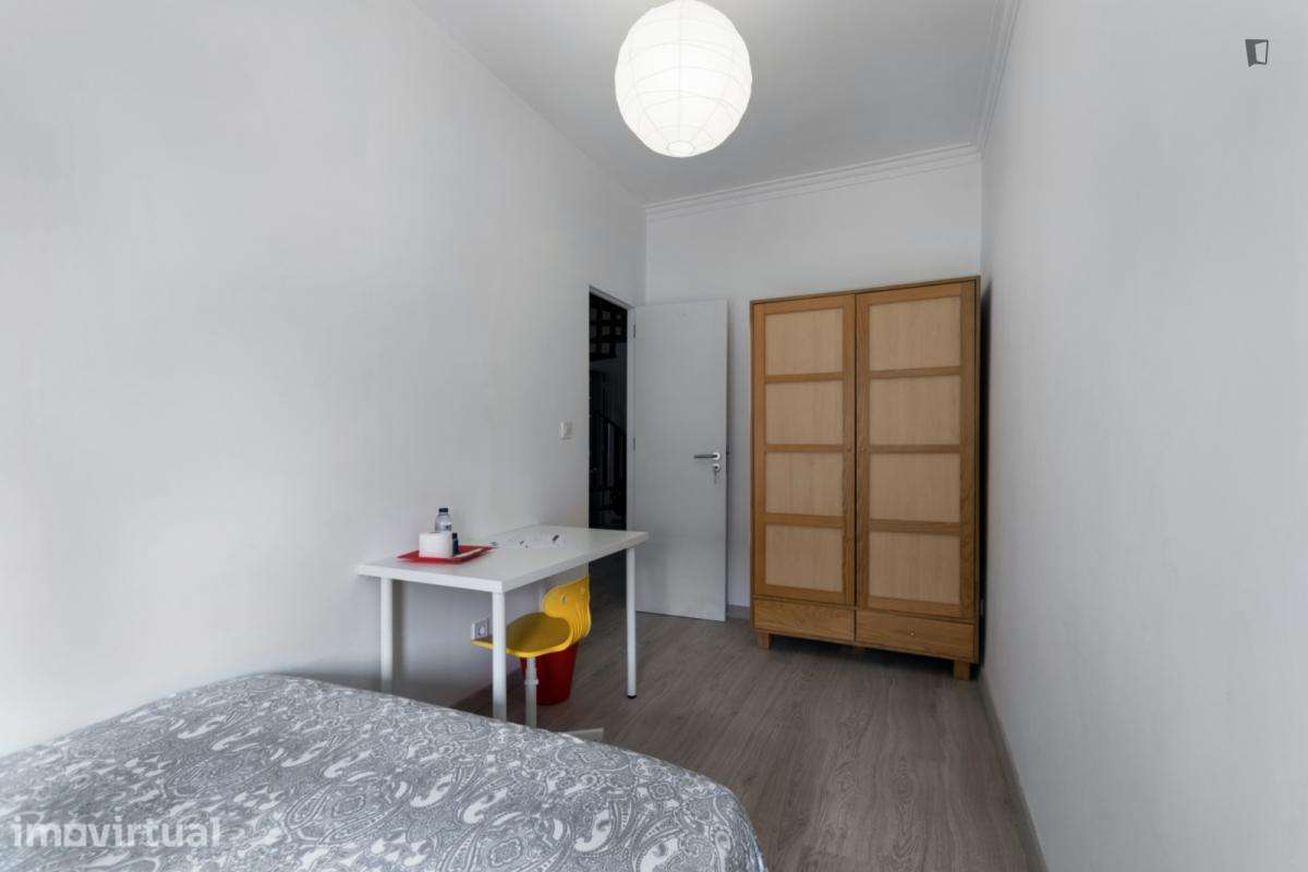 Quarto - localizado em Amadora Lisbon - Grande imagem: 3/16