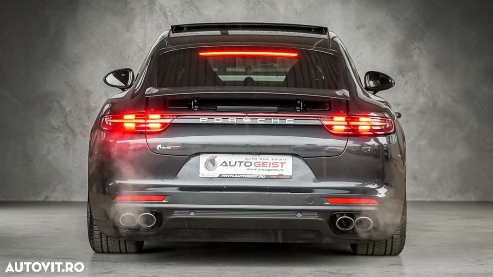 Porsche Panamera 4 E-Hybrid - 8