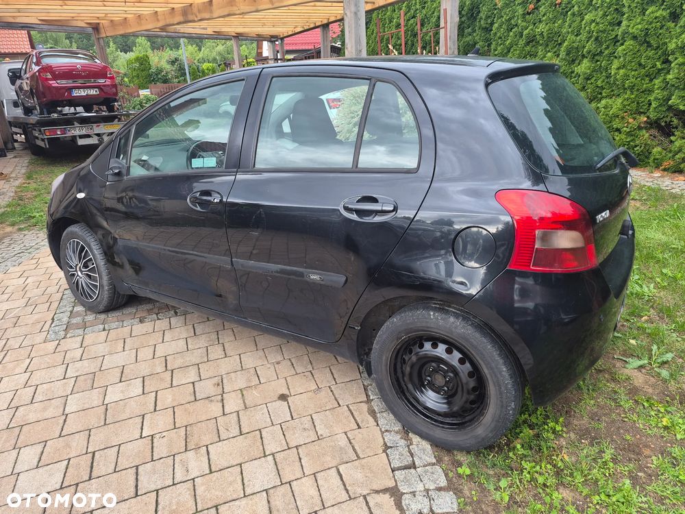 Toyota Yaris 1.33 Premium - 2