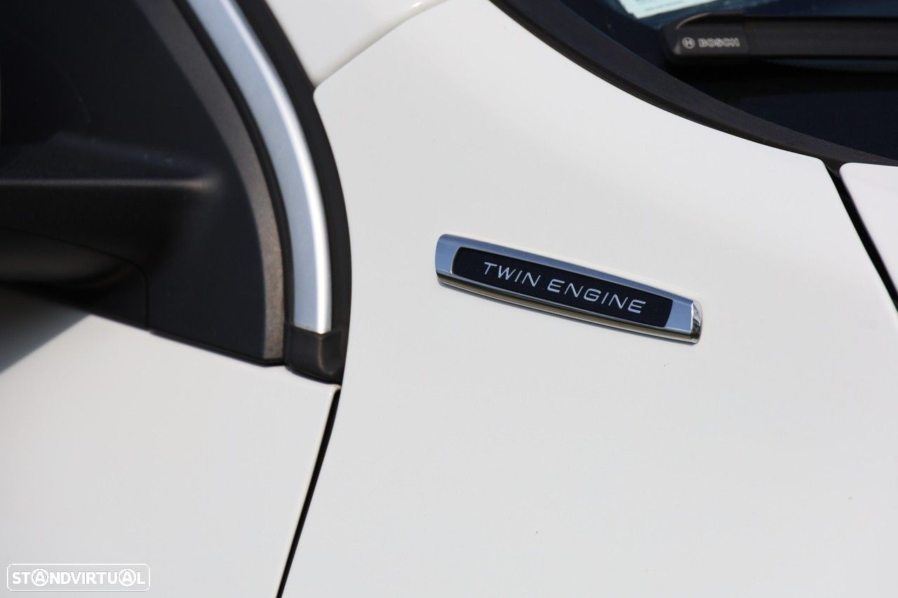 Volvo V60 2.4 D6 R-Design Mom.AWD Phev - 25