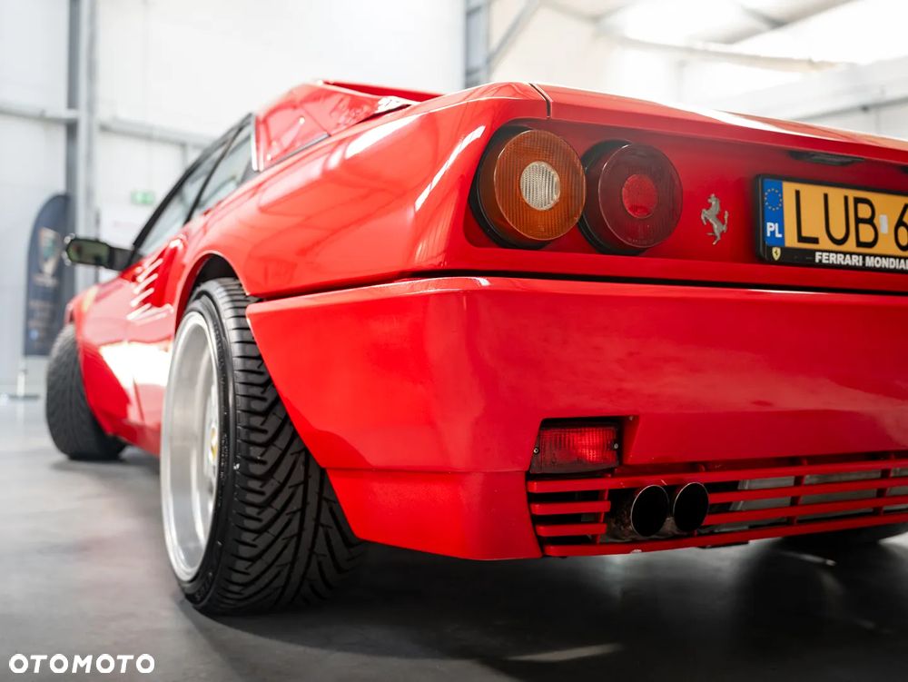 Ferrari Mondial - 15
