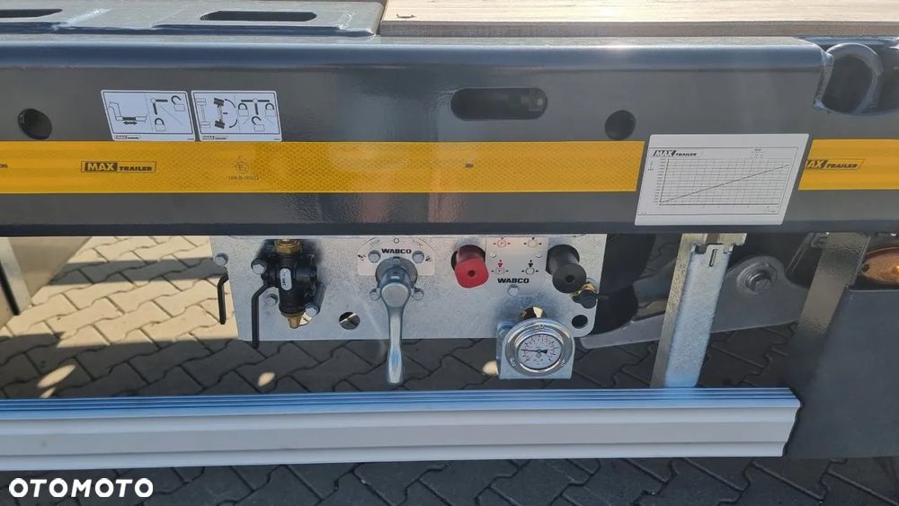 MAX Trailer platforma z hydraulicznie opuszczaną i wysuwaną rampą najazdową - 11