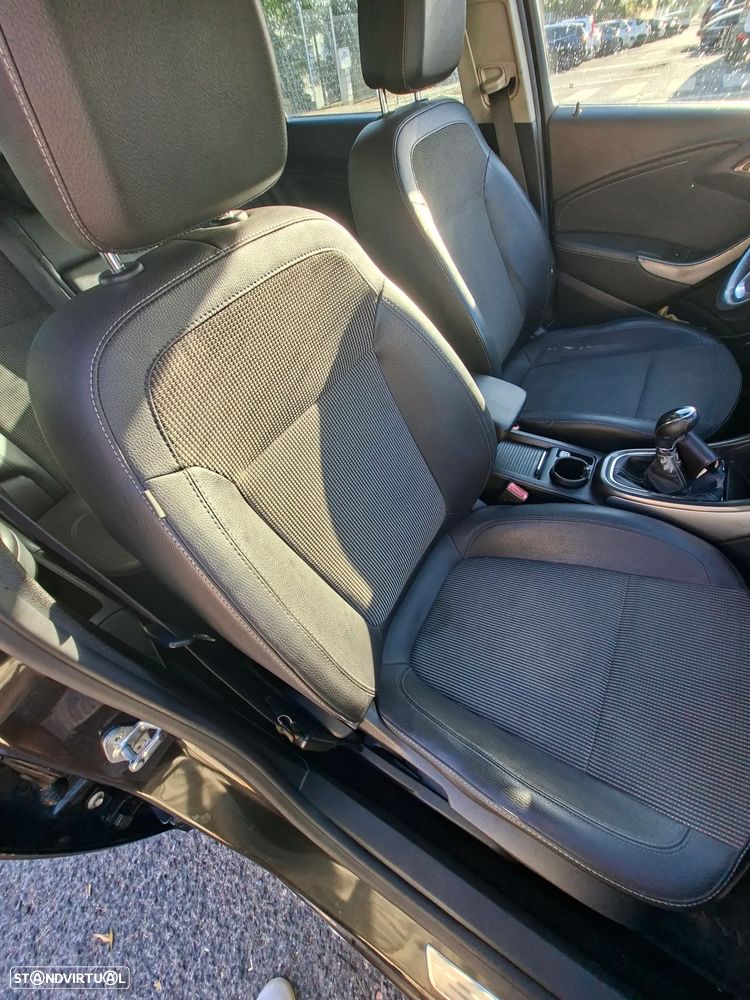 Opel Astra Sports Tourer - 8
