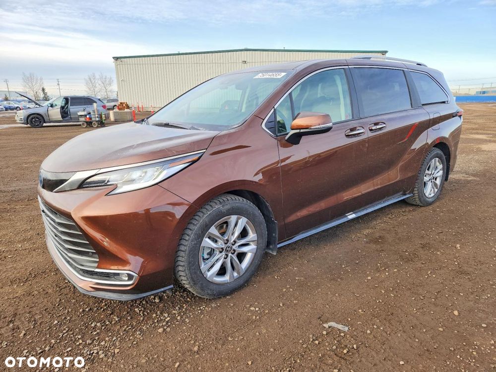 Toyota Sienna - 2