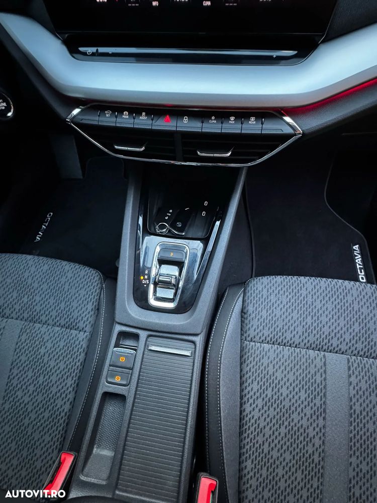 Skoda Octavia 2.0 TDI DSG Style - 36