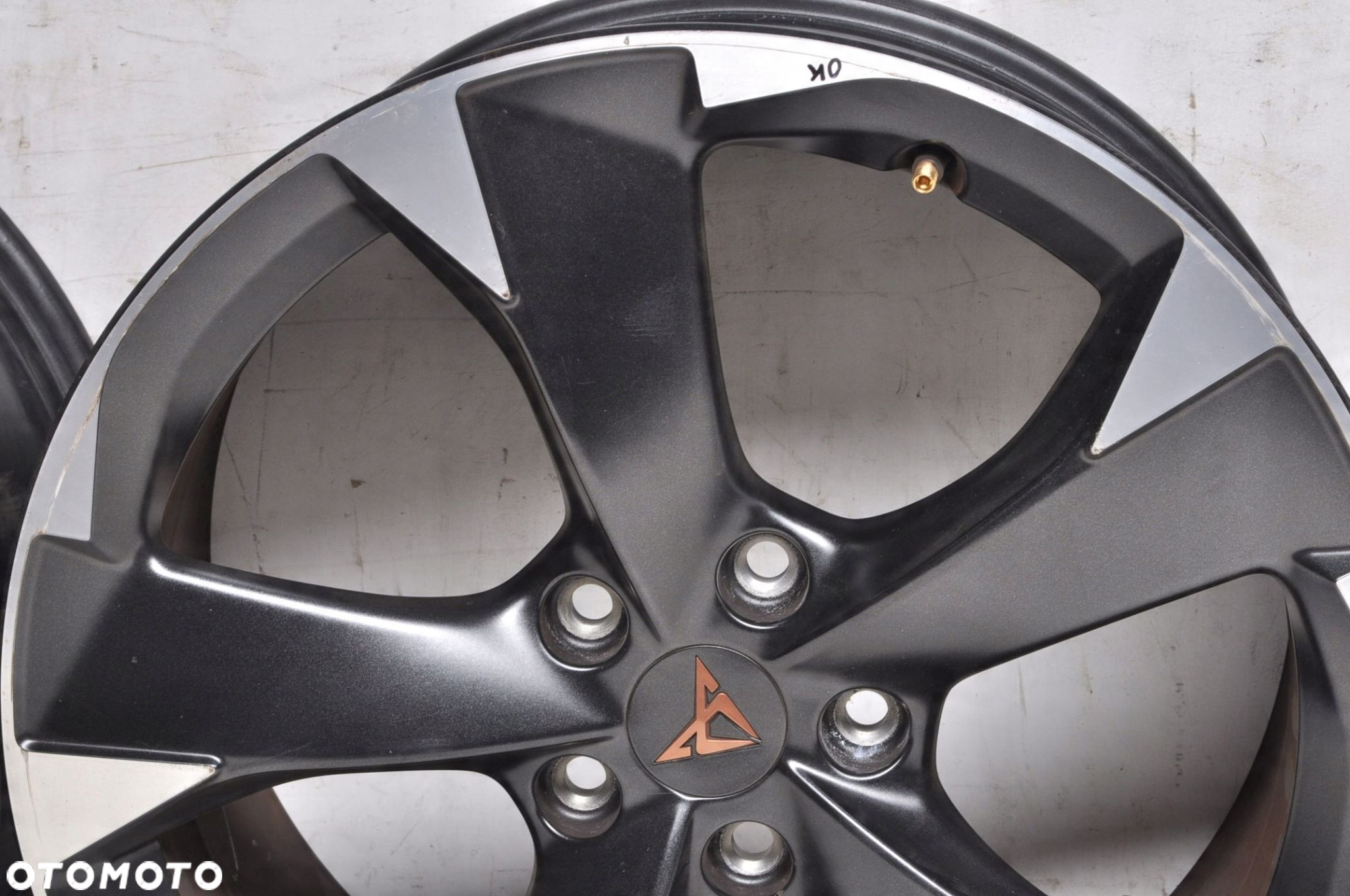 SEAT CUPRA LEON  FELGI ALUMINIOWE 5FA601025H  7,5J x 18 ET46 H2 5x112 - 11