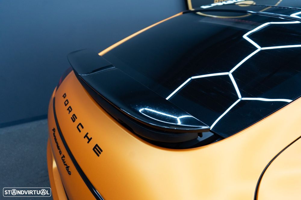 Porsche Panamera Turbo PDK - 19