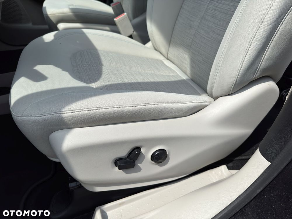 Chrysler Pacifica - 28