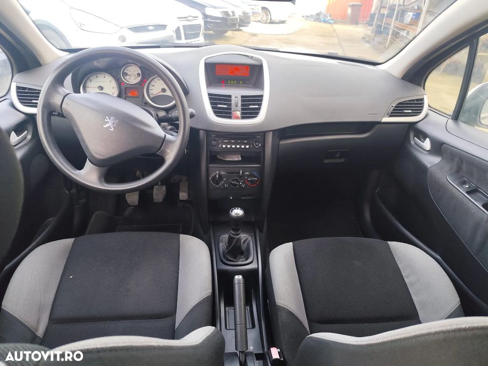 Peugeot 207 75 Filou - 6