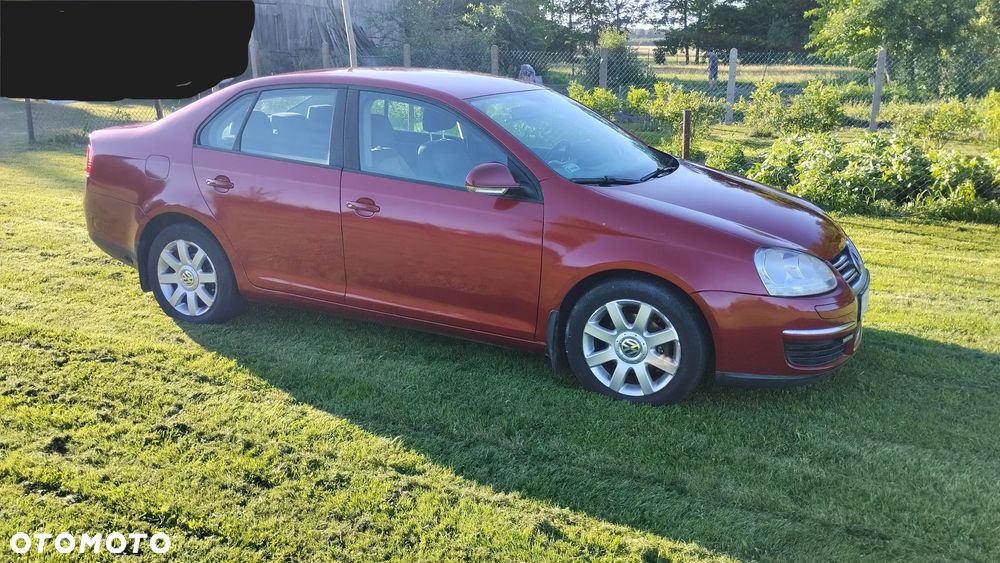 Volkswagen Jetta - 4