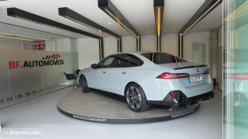 BMW 530 e Pack Desportivo M - 18