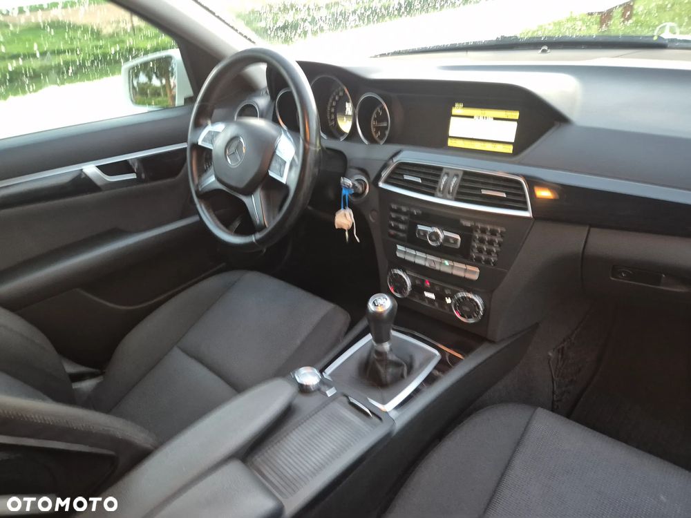 Mercedes-Benz Klasa C 200 CDI DPF (BlueEFFICIENCY) Avantgarde - 21