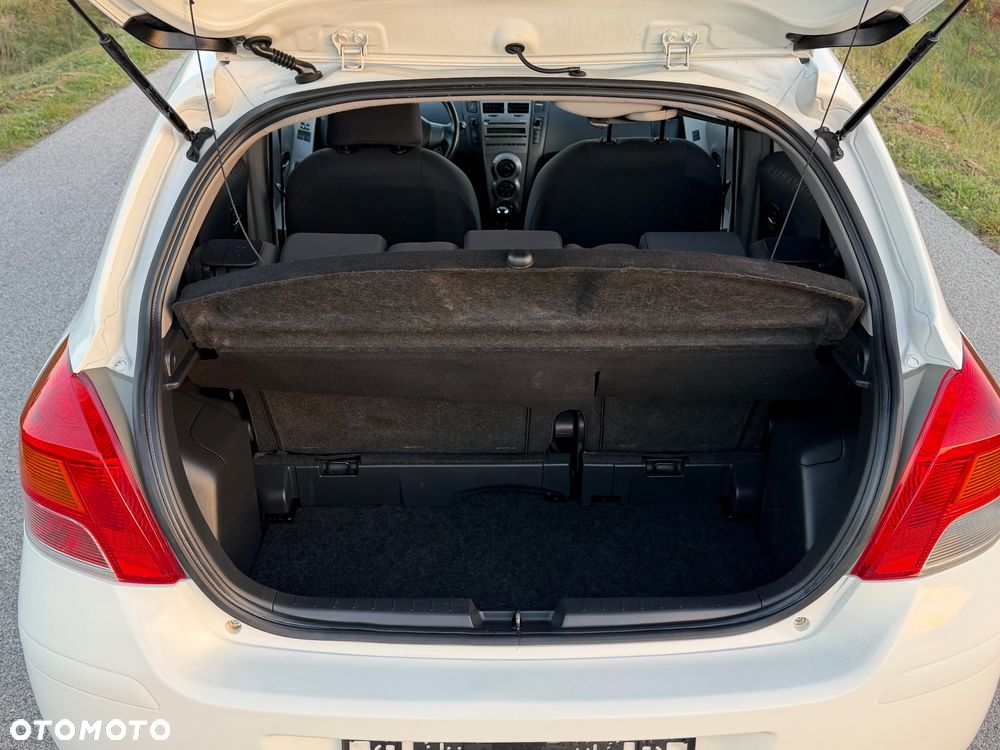 Toyota Yaris - 33