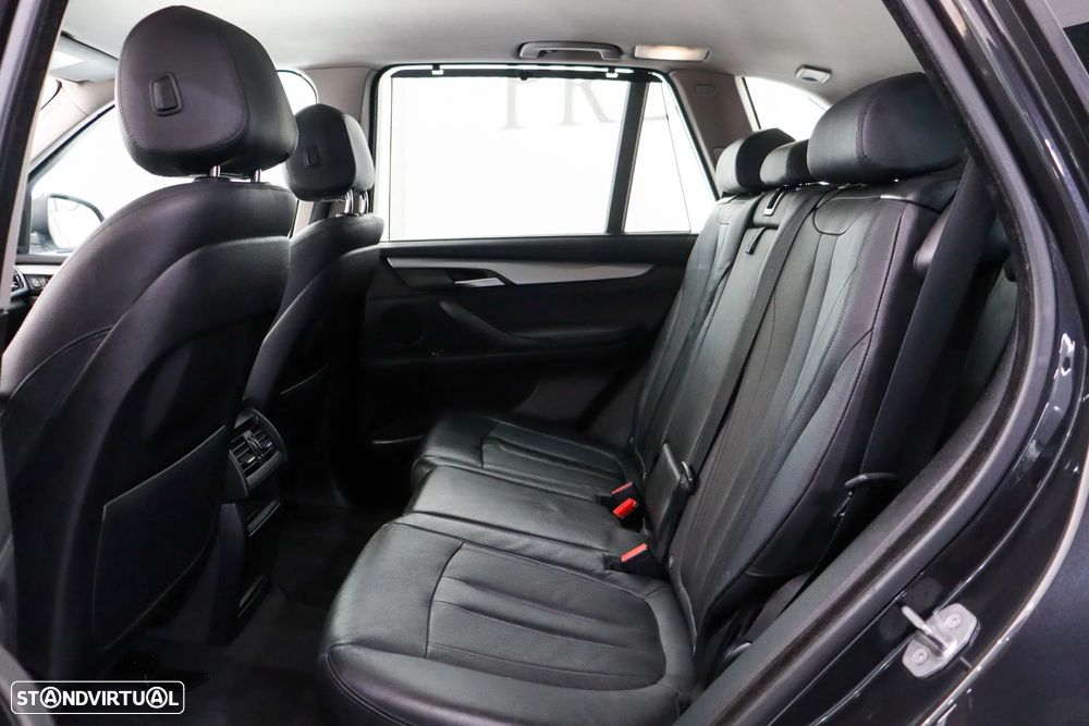 BMW X5 25 d sDrive Comfort 7L - 9