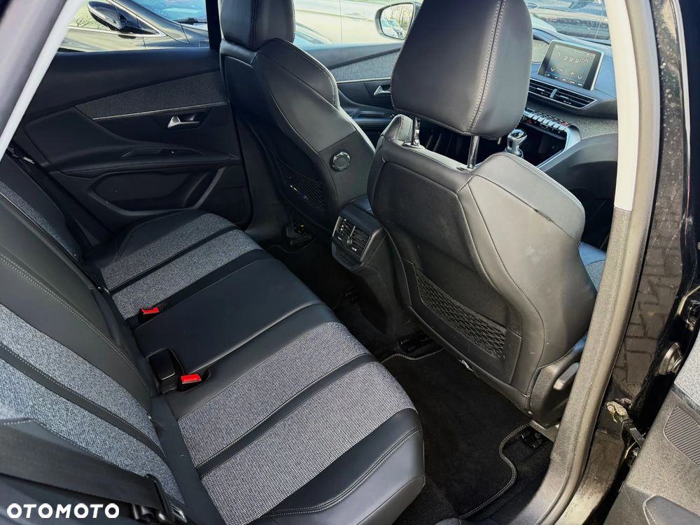 Peugeot 3008 1.2 PureTech Allure S&S - 11