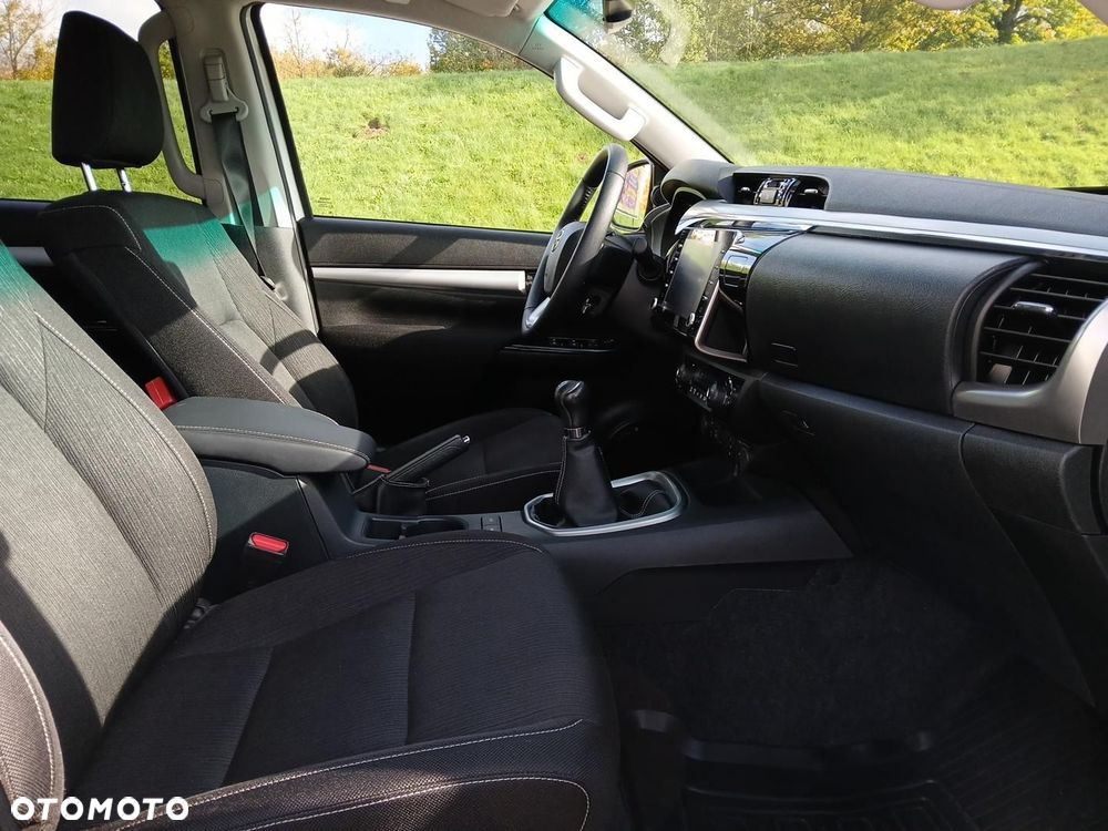 Toyota Hilux 2.8 D-4D Double Cab SR5 4x4 - 17