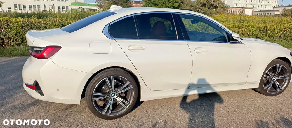 BMW Seria 3 320d Luxury Line sport - 14