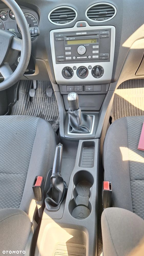 Ford Focus 1.6 Ti-VCT Ghia - 12