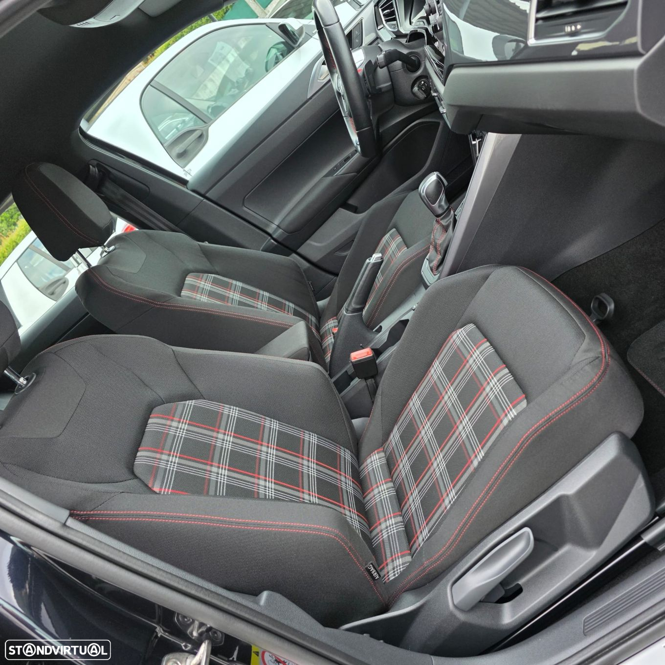 VW Polo 2.0 TSI GTI DSG - 42