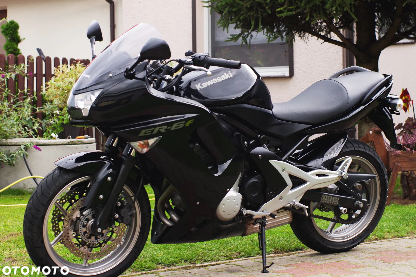 Kawasaki ER - 12