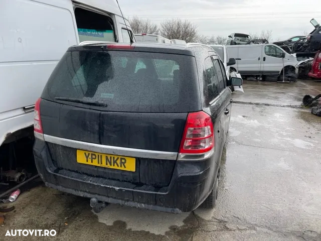 Dezmembrez Opel Zafira 2012 1.7 Euro 5 - 6