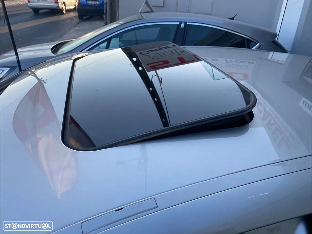 Porsche Panamera S Hybrid J19 - 44