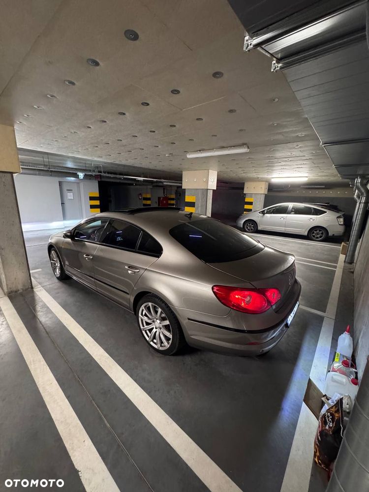 Volkswagen Passat 2010 photo 2