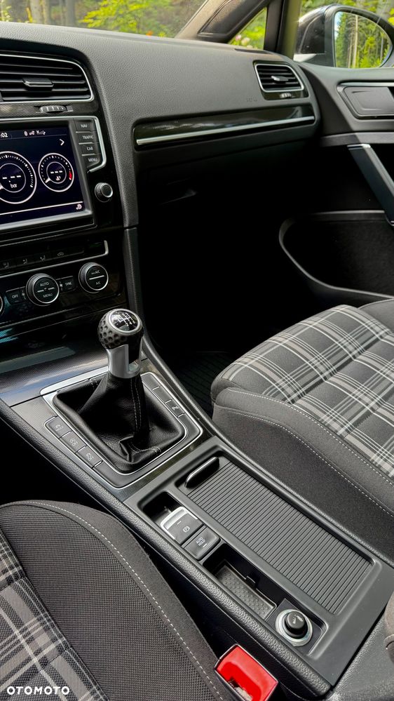 Volkswagen Golf 2.0 TDI BMT GTD - 7