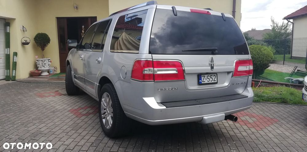 Lincoln Navigator 5.4 L 4x4 - 16