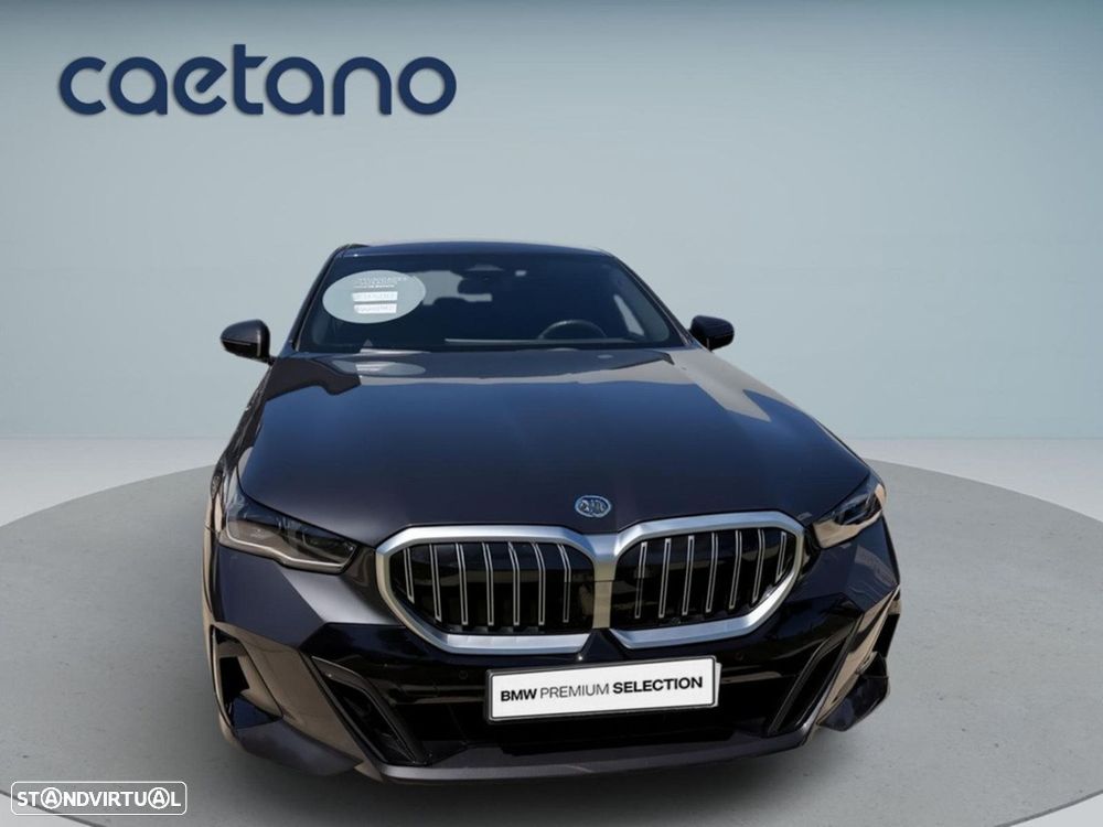 BMW 530 e Pack Desportivo M - 2