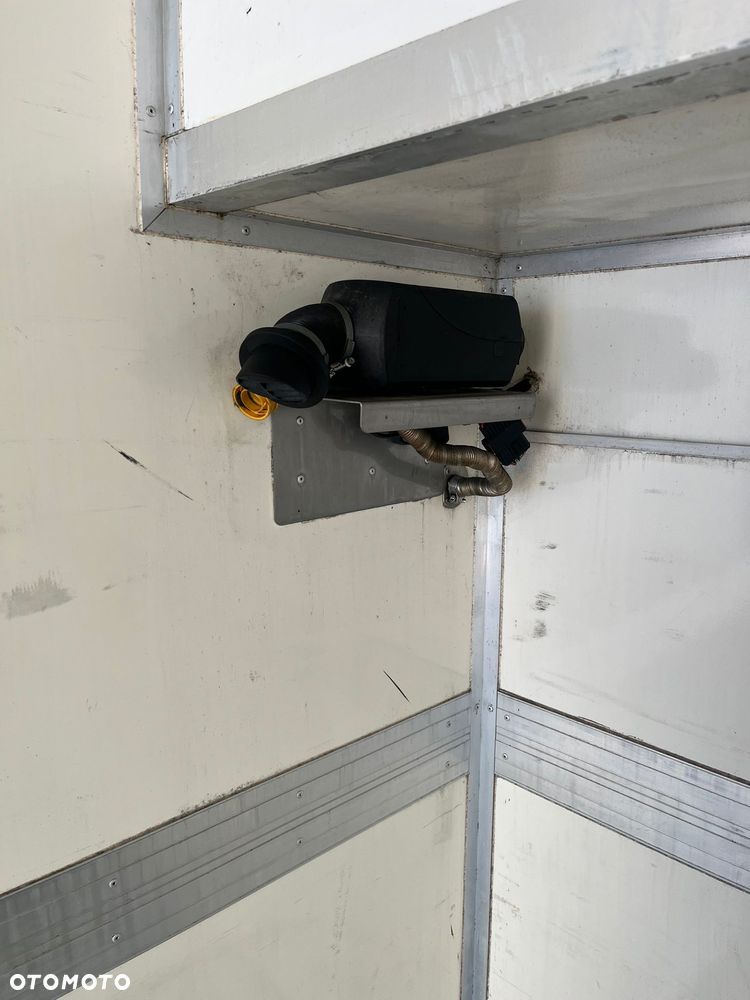 Mercedes-Benz SPRINTER - 13