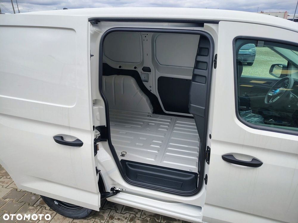 Volkswagen Caddy Caddy  silnik: 2,0 l TDI EU6 SCR  75 kW skrzynia biegów: manualna 6 -biegowa rozstaw osi: 2755 mm - 10