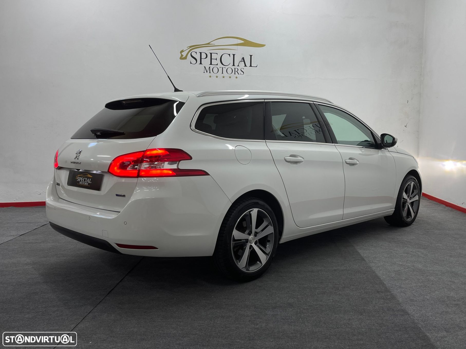 Peugeot 308 1.2 PureTech Allure Full LED EAT8 - 10