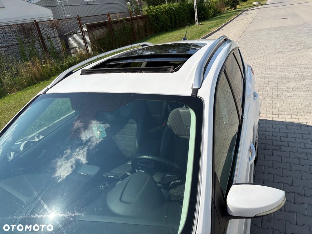 Ford Escape 2.0 EcoBoost AWD Titanium - 12