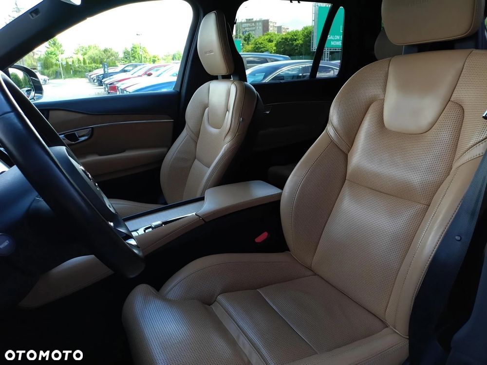 Volvo XC 90 - 23