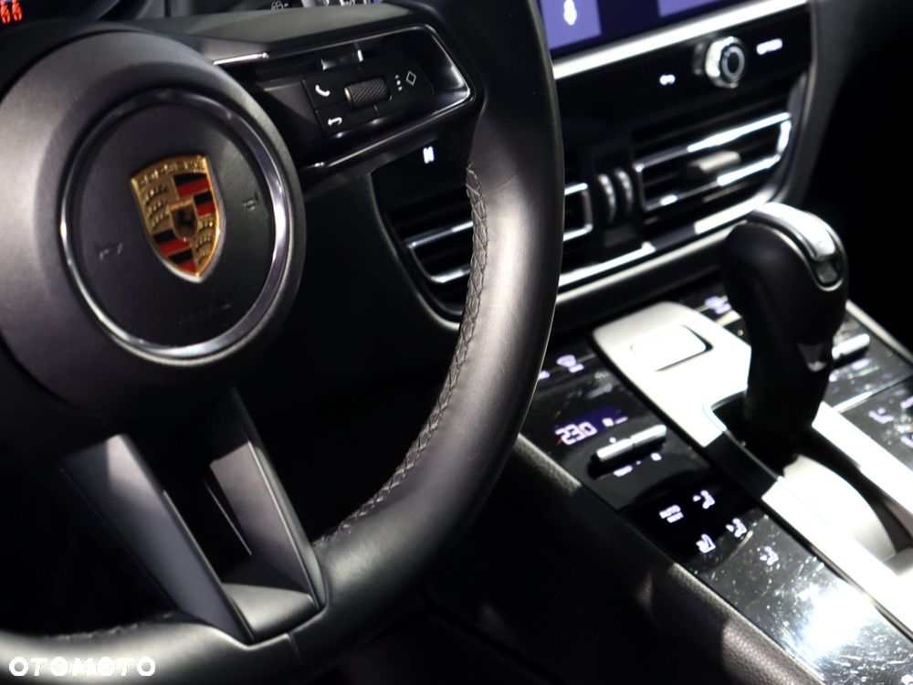Porsche Macan Standard - 22