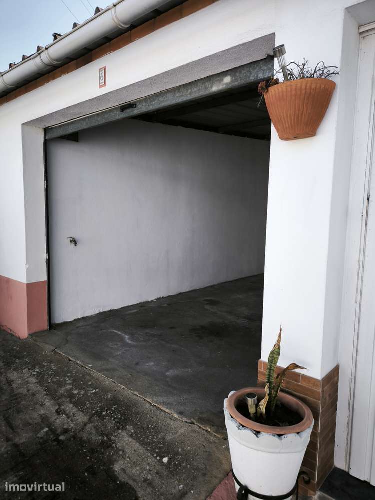 Garagem de 25m² no Cartaxo com boa iluminação - Grande imagem: 2/6
