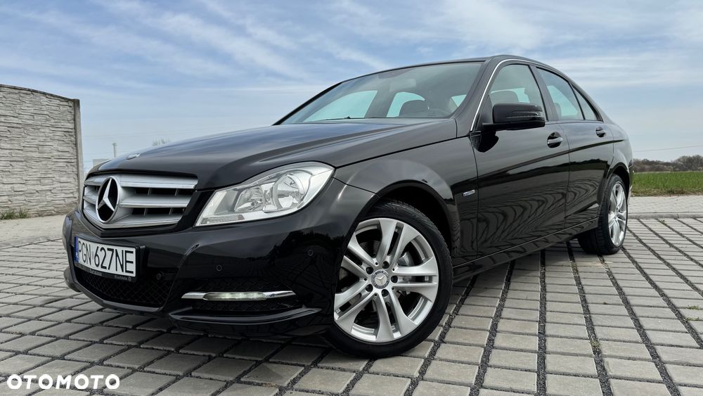 Mercedes-Benz Klasa C 180 CGI BlueEff Elegance - 9