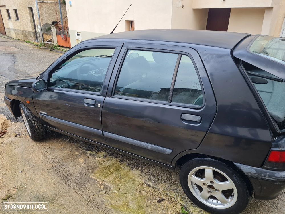 Renault Clio 1.2 Oasis - 3