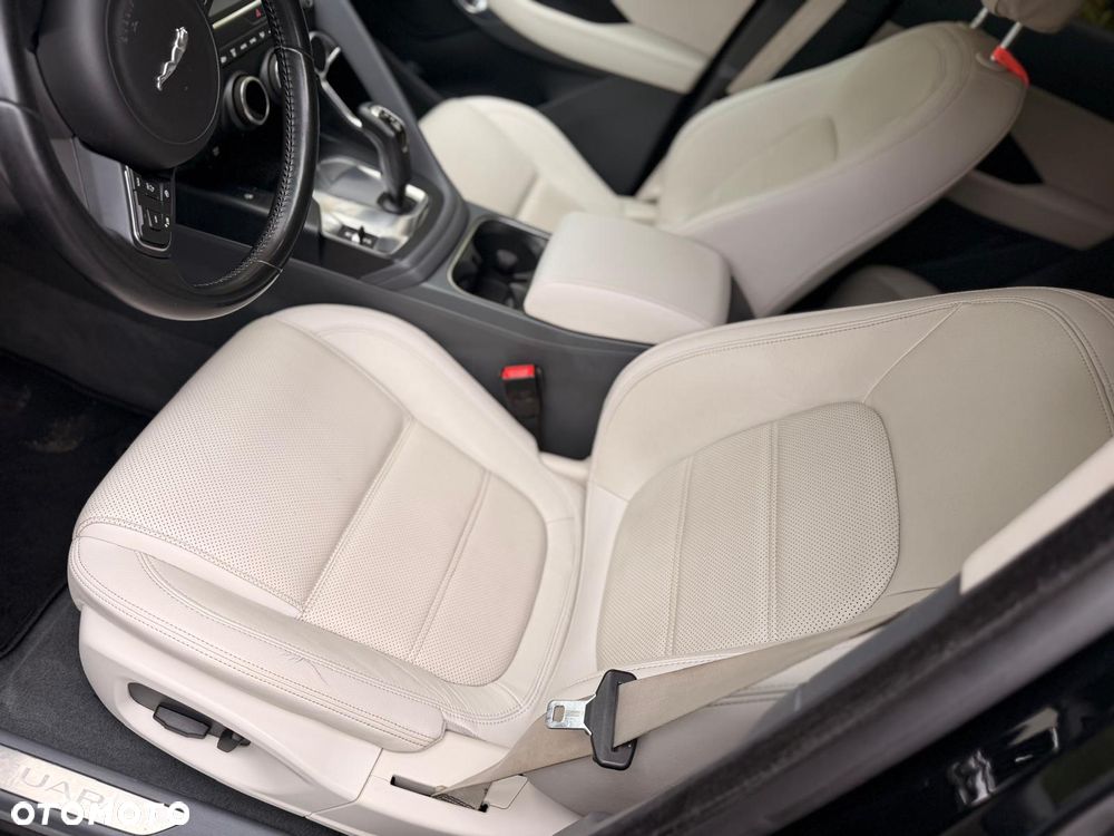 Jaguar E-Pace - 15